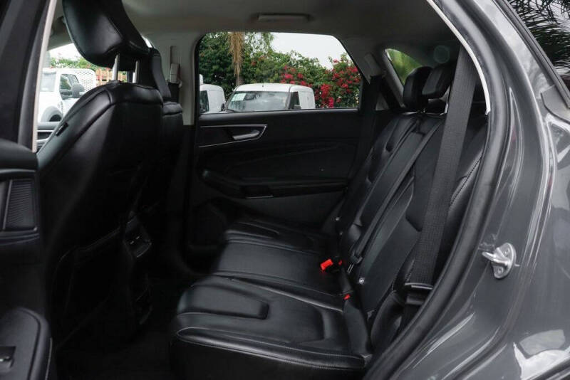 2021 Ford Edge Titanium