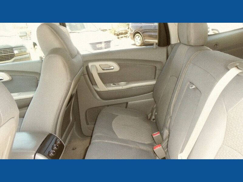 2011 Chevrolet Traverse LS