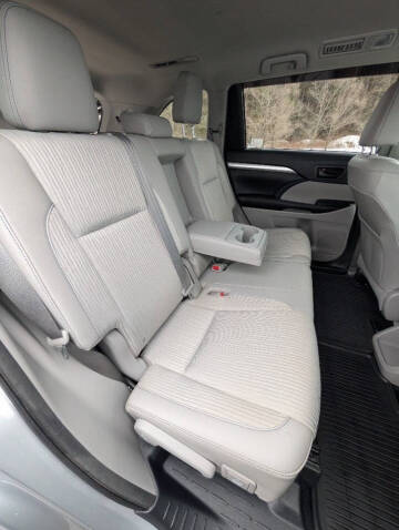 2016 Toyota Highlander LE