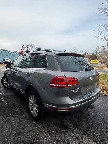 2016 Volkswagen Touareg VR6 Lux