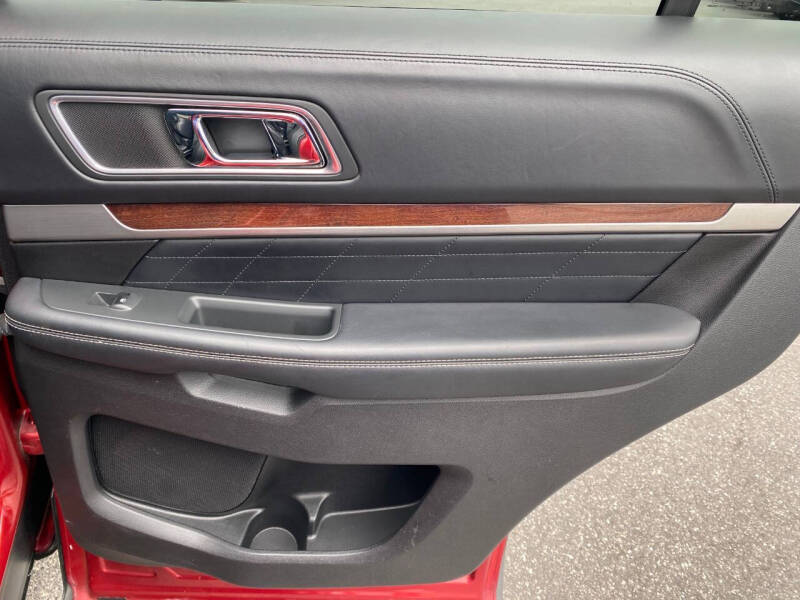 2017 Ford Explorer Platinum