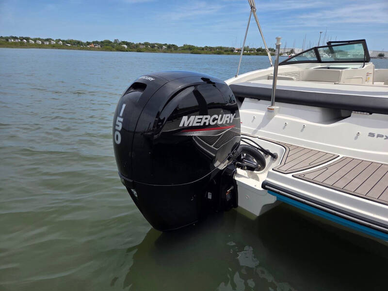 2022 Sea Ray SPX 190