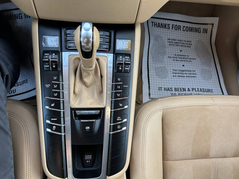 2016 Porsche Macan S