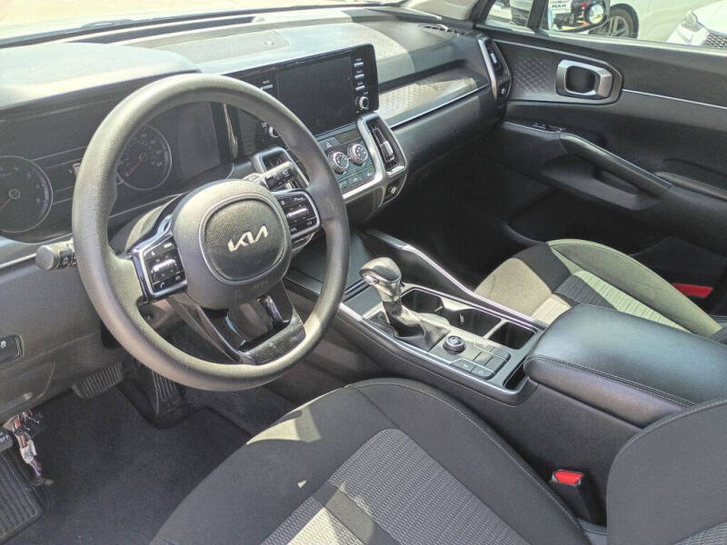 2022 Kia Sorento LX