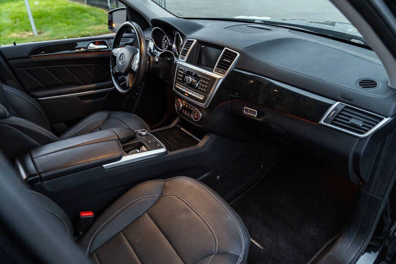 2015 Mercedes-Benz GL-Class GL 550 4MATIC