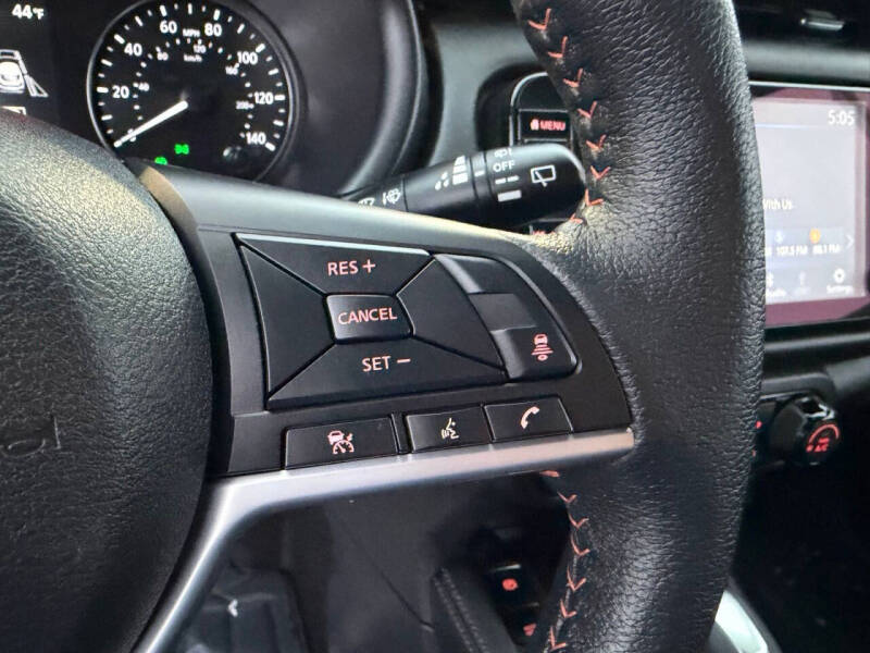 2023 Nissan Kicks SR