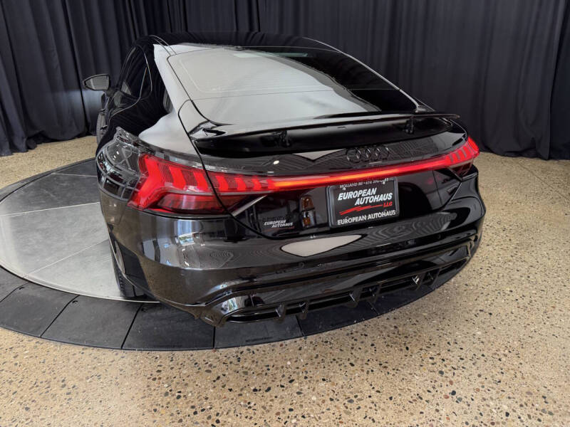 2023 Audi e-tron GT quattro Premium Plus