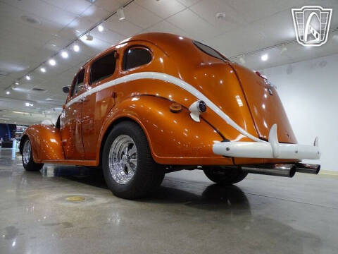 1937 Plymouth P4