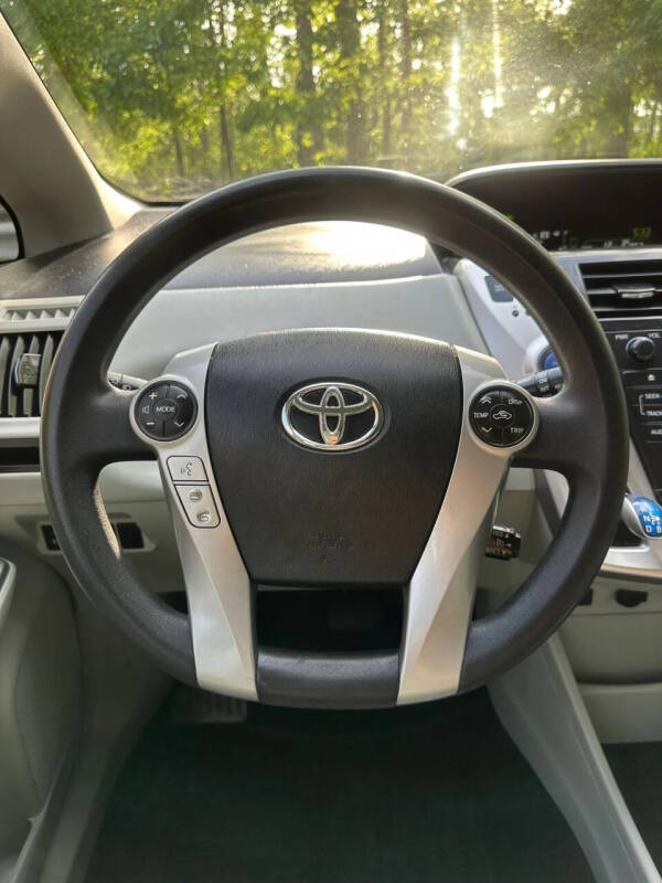 2013 Toyota Prius v Three