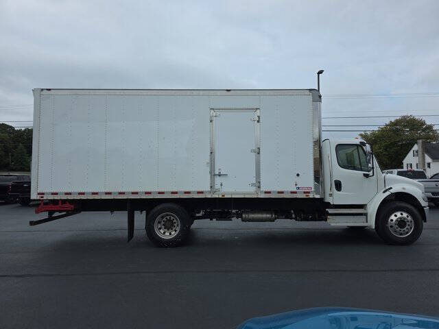 2015 Freightliner M2 106