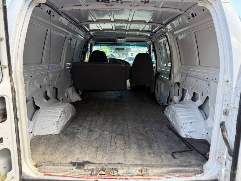 2002 Ford E-Series E-250
