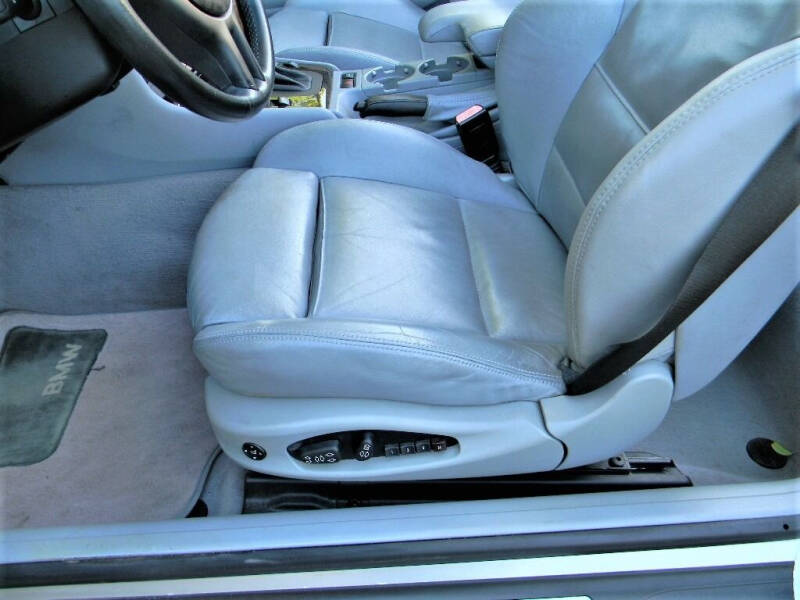 2001 BMW 3 Series Base photo 21