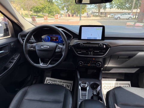 2020 Ford Escape Titanium