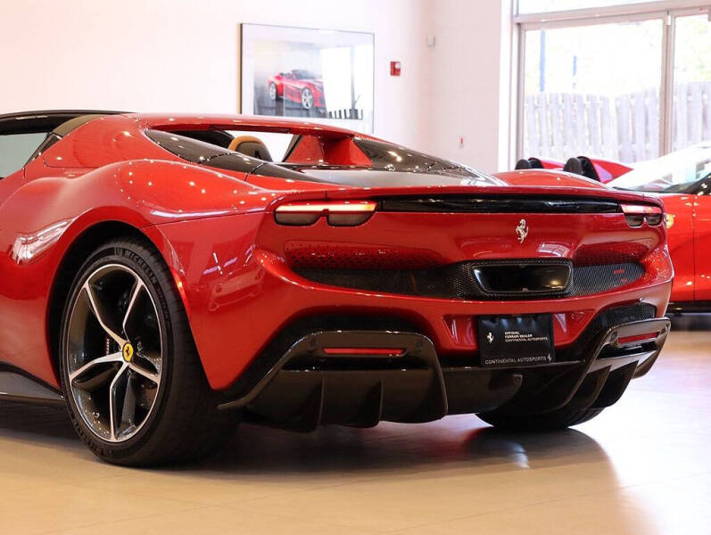 2024 Ferrari 296 GTS