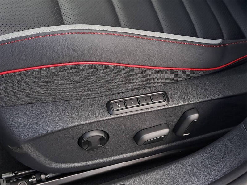 2025 Volkswagen Golf GTI SE