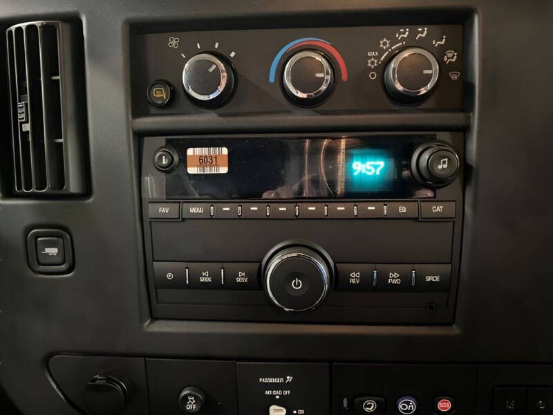 2025 Chevrolet Express 2500