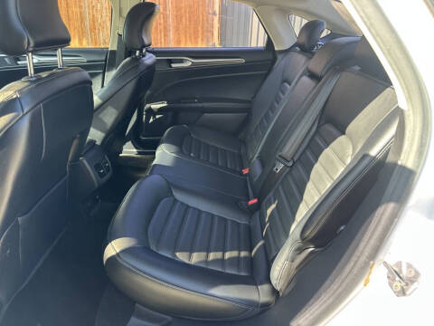 2017 Ford Fusion Hybrid SE