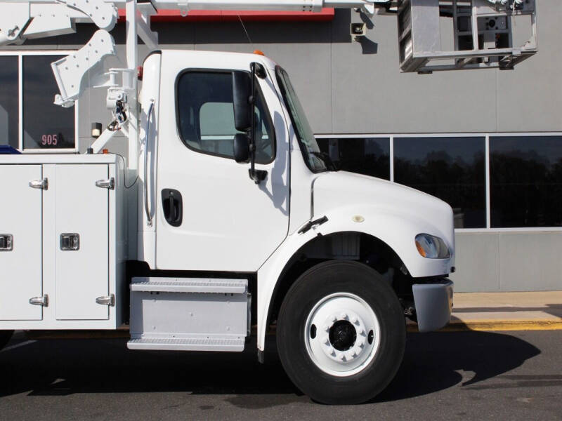 2019 Freightliner M2 106