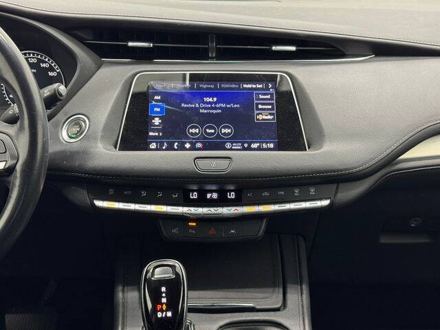 2022 Cadillac XT4 Premium Luxury