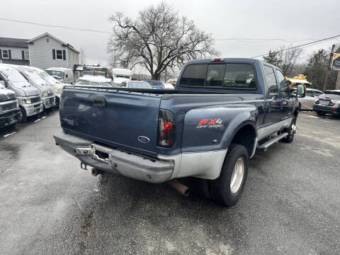 2004 Ford F-350 Super Duty Lariat