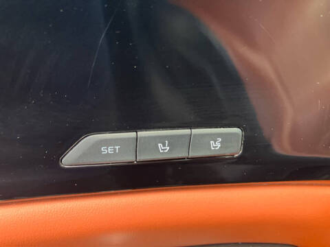 2023 Kia Carnival SX