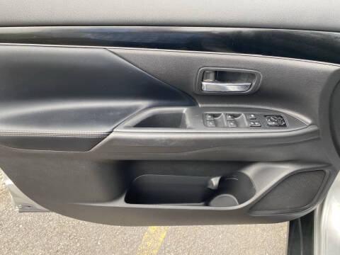 2019 Mitsubishi Outlander SEL