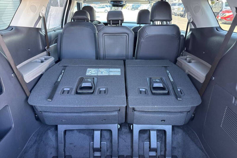 2026 Kia Carnival SX