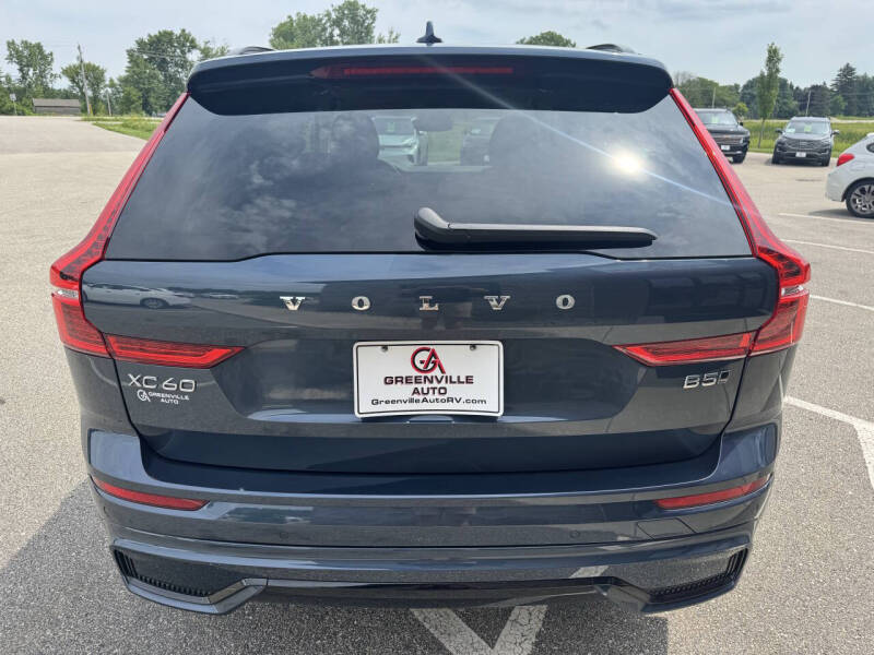 2024 Volvo XC60 B5 Plus Dark Theme