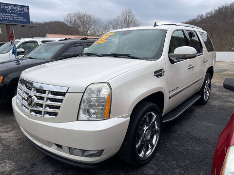 2007 Cadillac Escalade for sale at PIONEER USED AUTOS & RV SALES in Lavalette WV