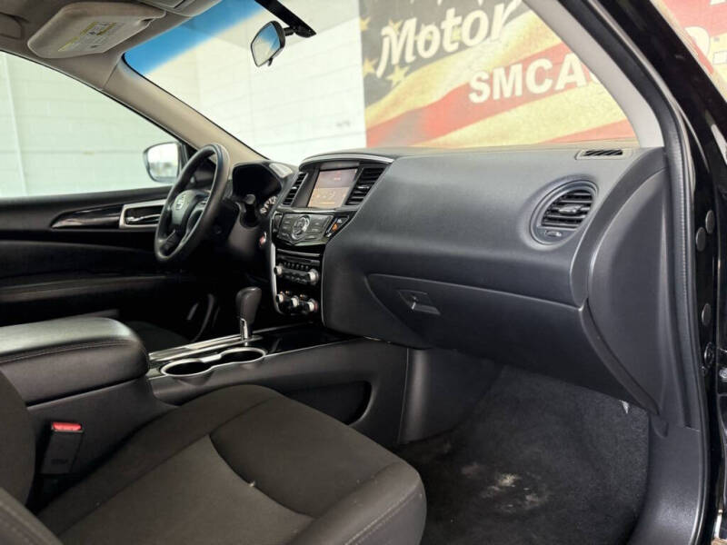 2020 Nissan Pathfinder S