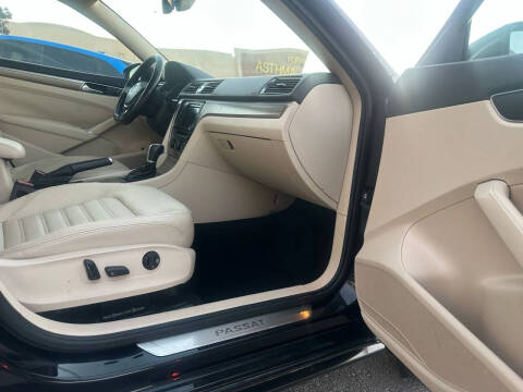 2017 Volkswagen Passat 1.8T SEL Premium