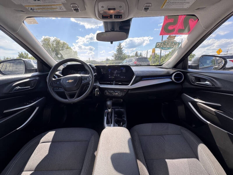 2025 Chevrolet Trax LS