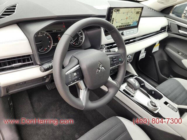 2025 Mitsubishi Outlander SE