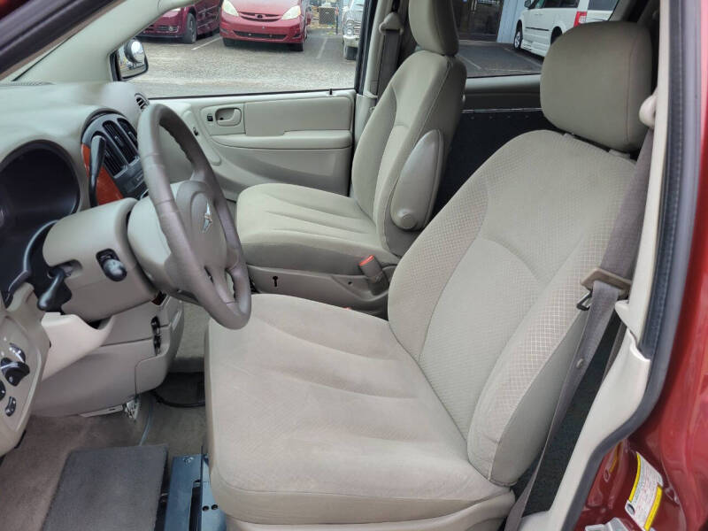 2007 Chrysler WHEELCHAIR VAN