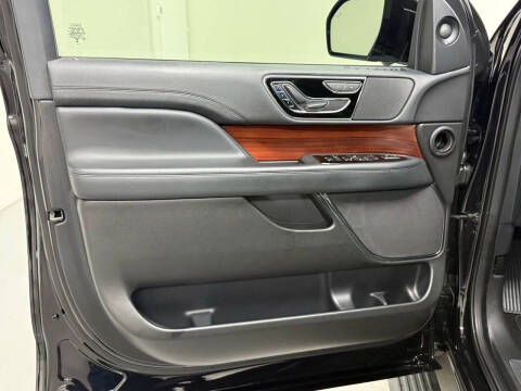 2023 Lincoln Navigator L Standard