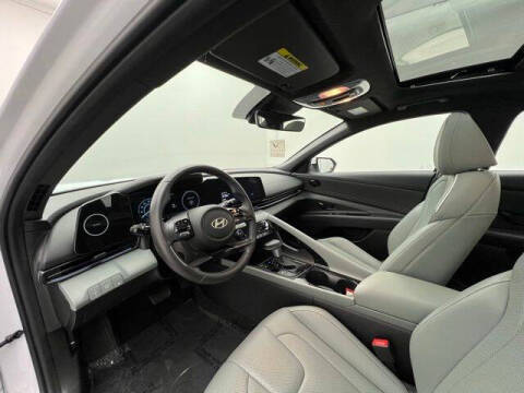 2025 Hyundai Elantra Hybrid Limited