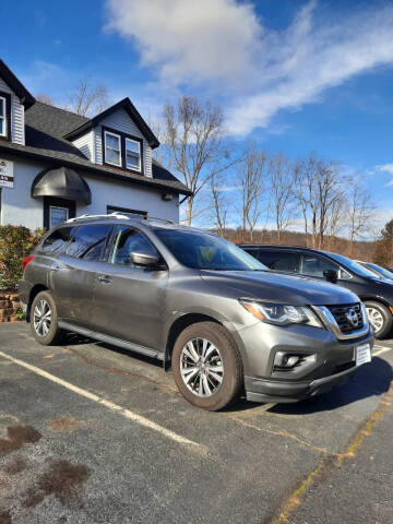 2017 Nissan Pathfinder SV