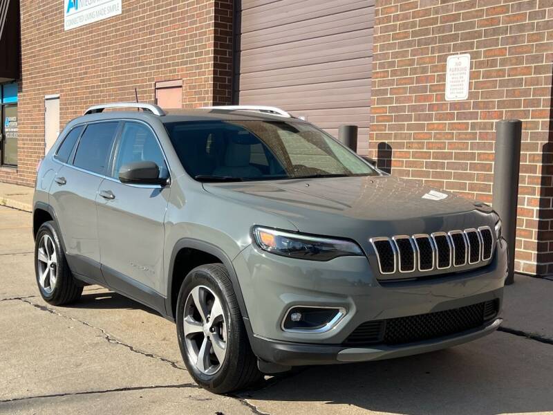 2020 Jeep Cherokee for sale at Effect Auto in Omaha NE