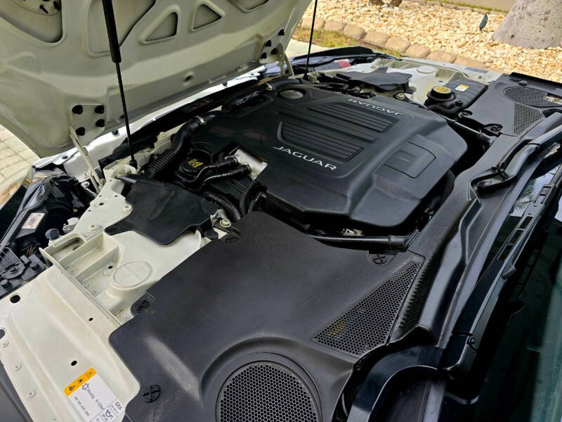 2016 Jaguar F-TYPE R