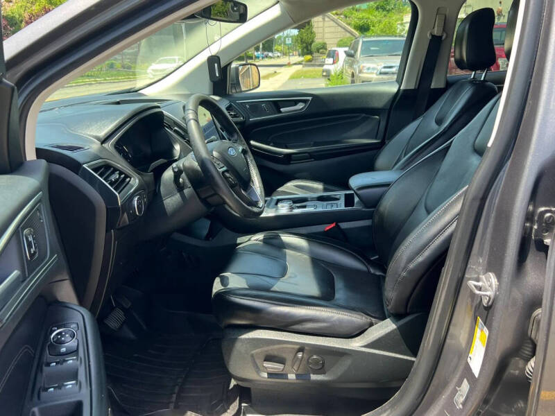 2022 Ford Edge Titanium