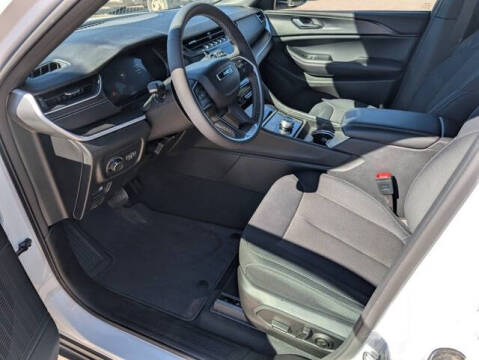 2024 Jeep Grand Cherokee Laredo