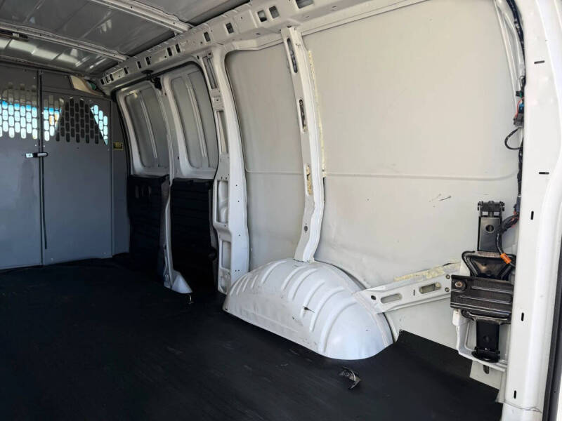 2022 GMC Savana 2500