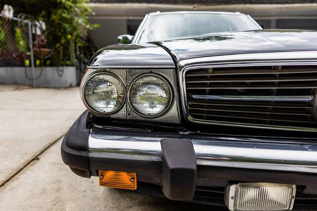 1989 Mercedes-Benz 560-Class 560 SL