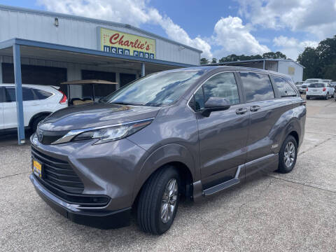 2023 Toyota Sienna LE 8-Passenger