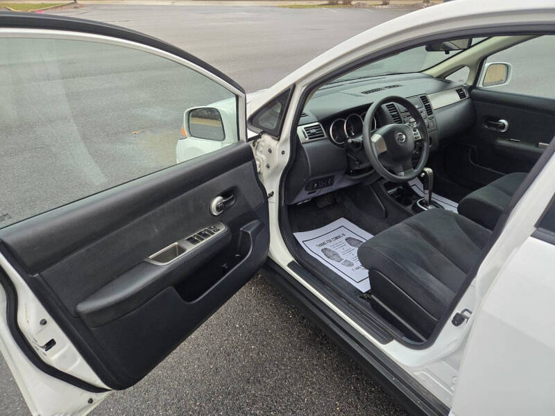 2012 Nissan Versa 1.8 S