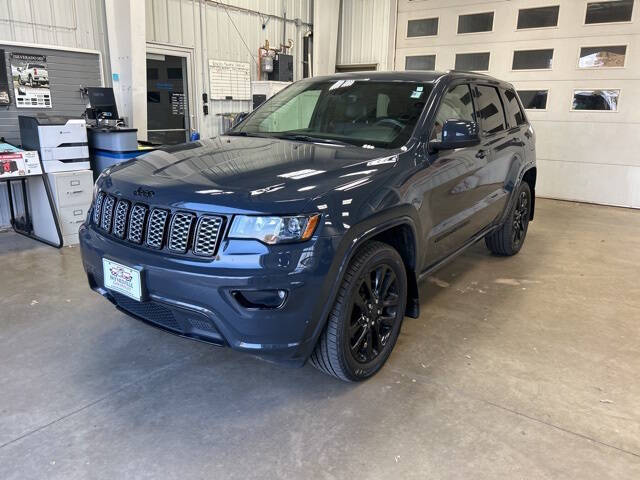 Used 2018 Jeep Grand Cherokee Altitude with VIN 1C4RJFAGXJC136543 for sale in Paynesville, MN