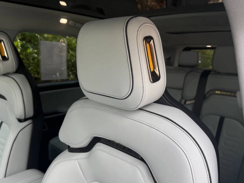 2023 Rivian R1S Adventure