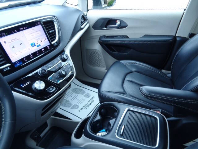 2023 Chrysler Pacifica Touring L
