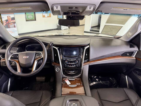 2017 Cadillac Escalade Luxury