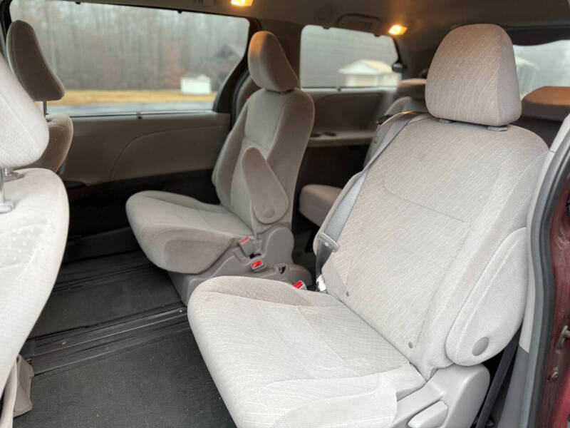 2017 Toyota Sienna LE 8-Passenger